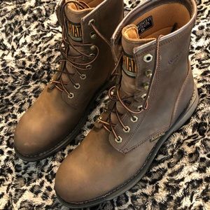 NWOT Men’s size 10D Ariat waterproof work boot